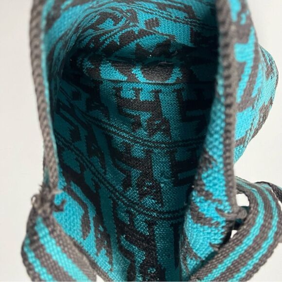 Vintage Woven Cat Crossbody Bag - Picture 5 of 10